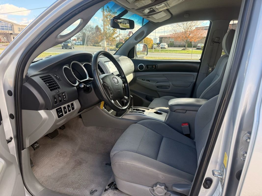 Used 2010 Toyota Tacoma 4x4 Double Cab image 10