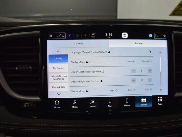 Used 2023 Chrysler Pacifica Limited FWD image 26