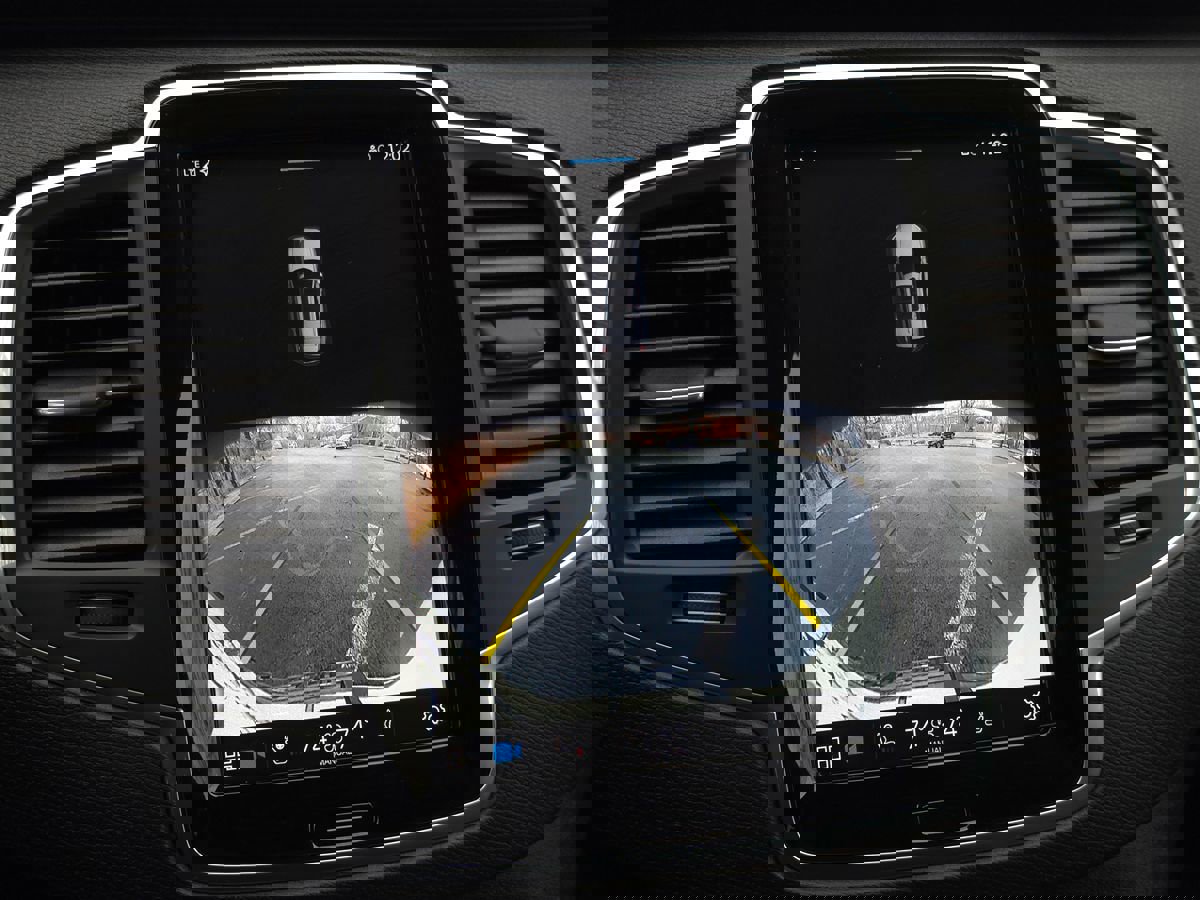 Used 2024 Volvo XC90 B5 Core w/ Climate Package image 38