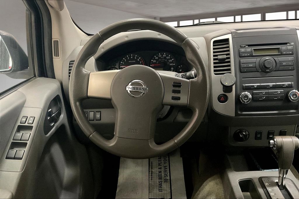 Used 2011 Nissan Frontier SV AWD/4WD image 3