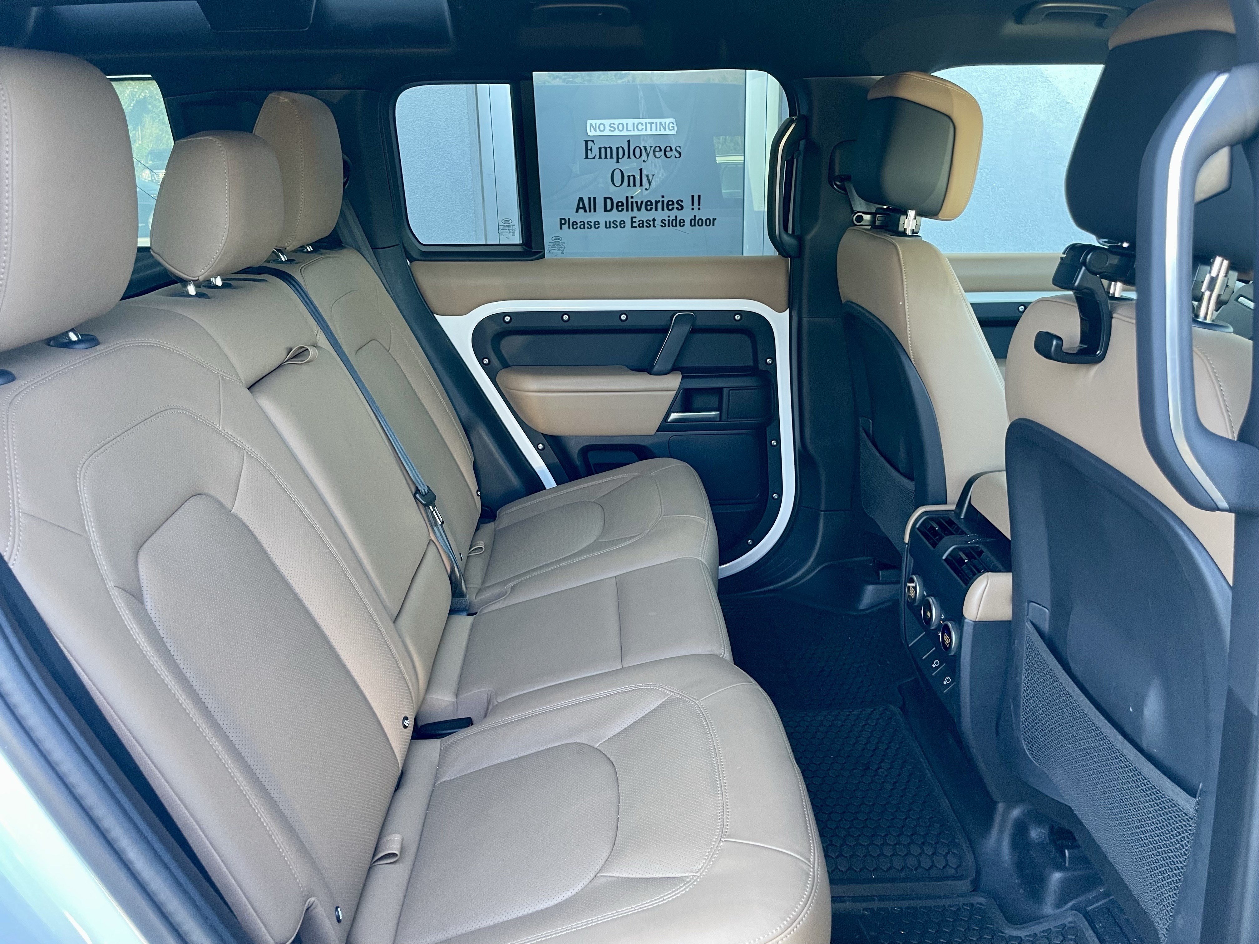 Certified 2025 Land Rover Defender 110 X-Dynamic SE AWD/4WD image 31