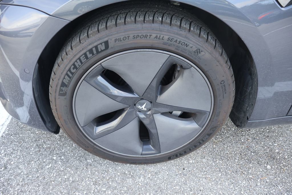 Used 2019 Tesla Model 3 Standard Range RWD image 4