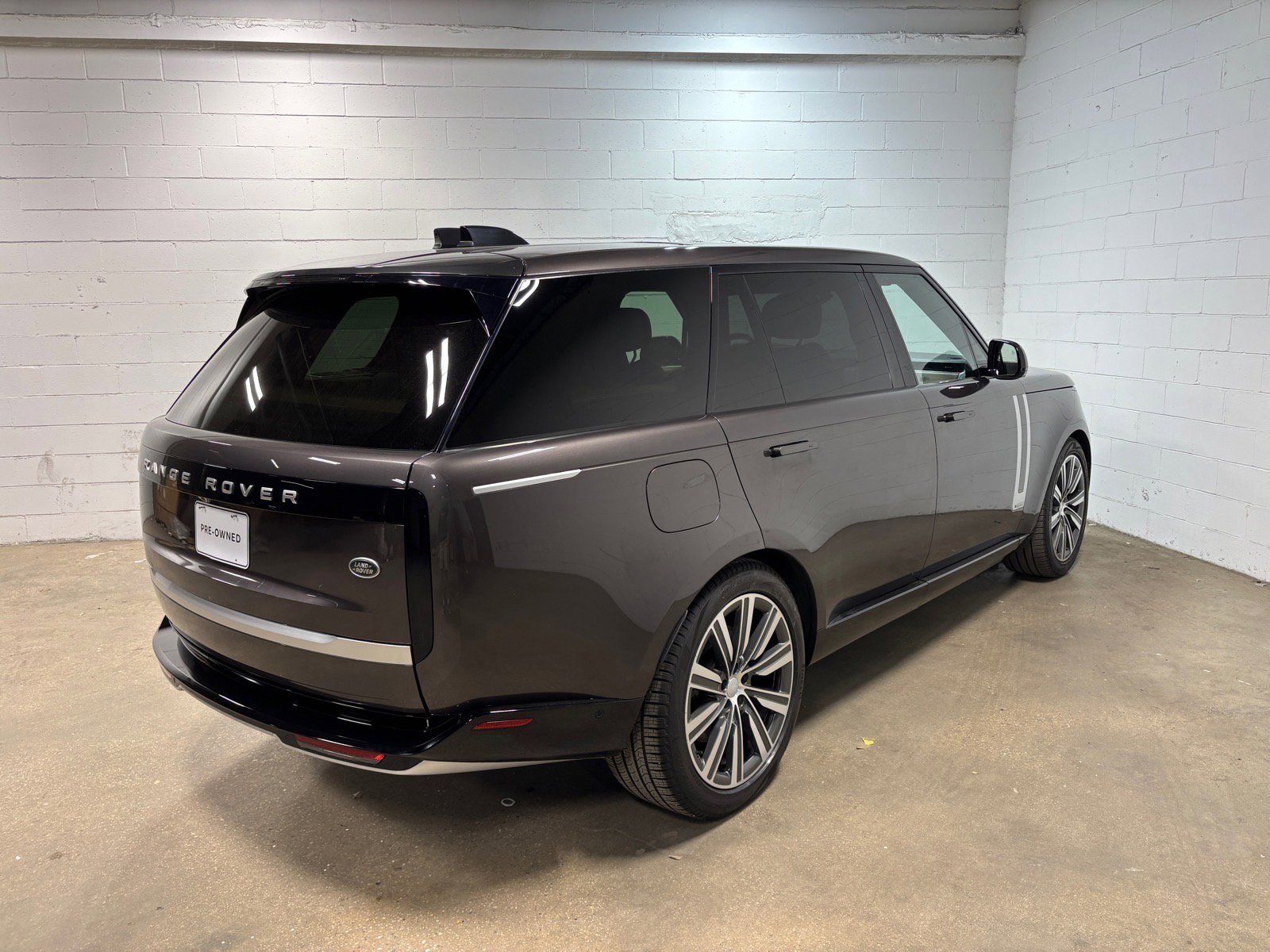 Used 2023 Land Rover Range Rover Long Wheelbase Autobiography AWD/4WD image 6