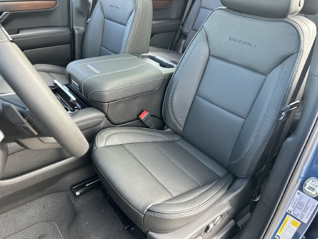 New 2026 GMC Yukon Denali w/ Denali Reserve Package AWD/4WD image 20