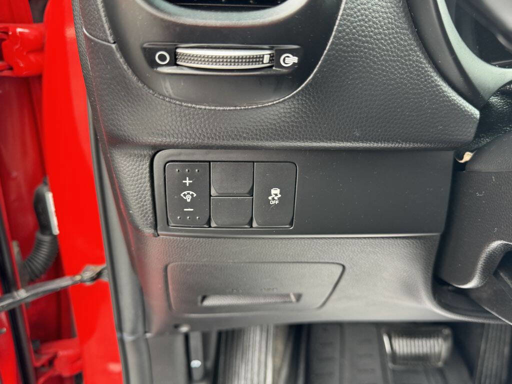 Used 2018 Kia Soul + image 14