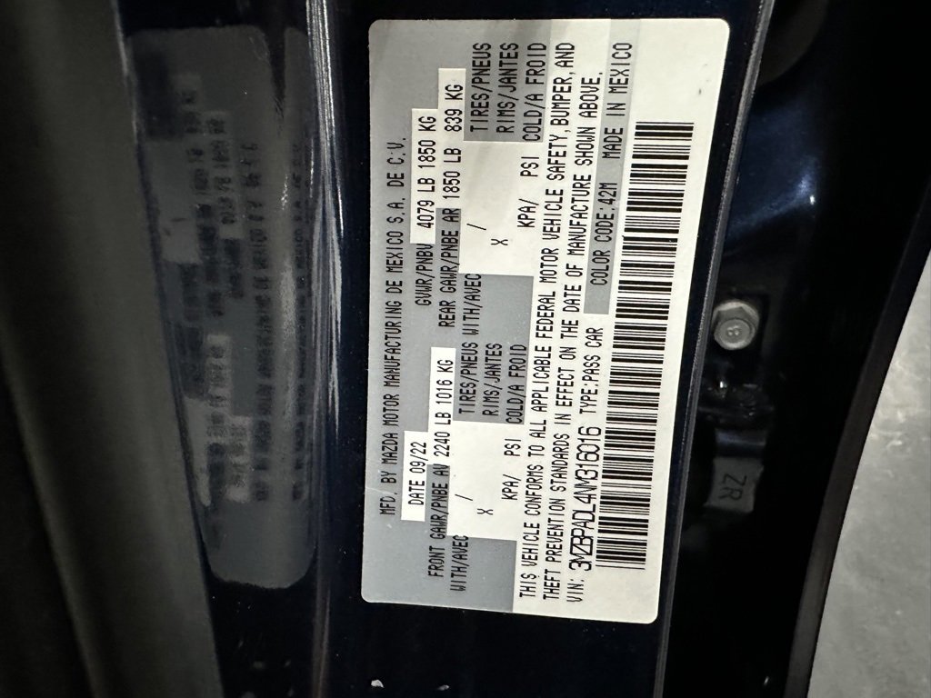 Used 2022 MAZDA MAZDA3 s image 33