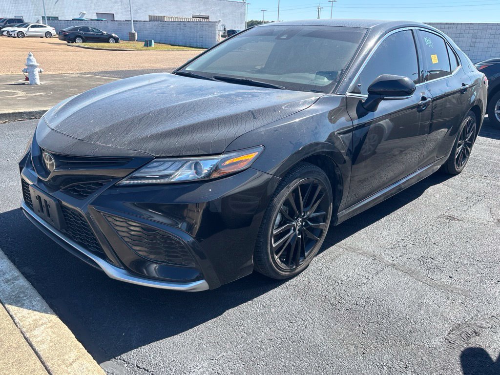 Used 2023 Toyota Camry XSE FWD image 1
