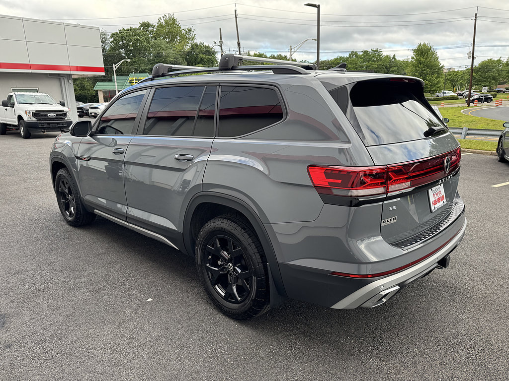 Used 2024 Volkswagen Atlas Peak Edition SE AWD/4WD image 7