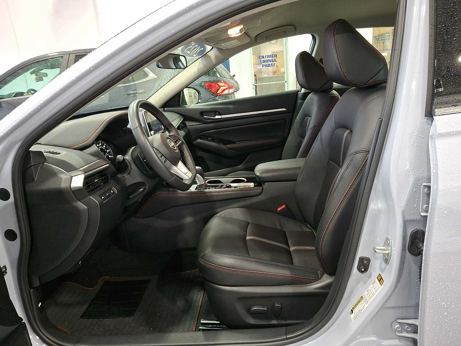 Used 2025 Nissan Altima 2.5 SR AWD/4WD image 13