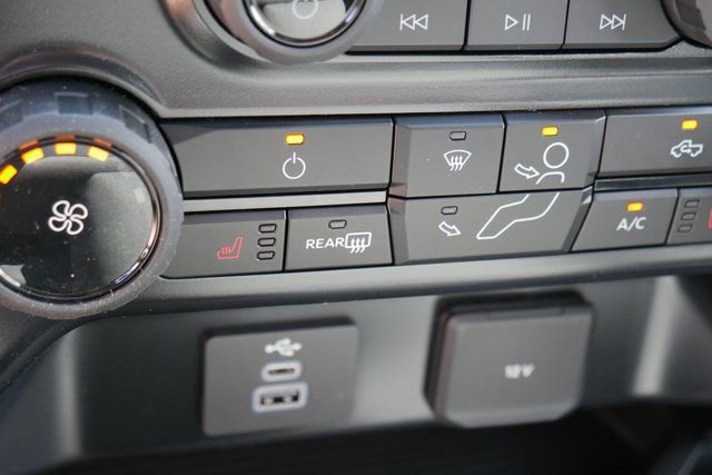 New 2025 Ford F450 XLT w/ XLT Value Package image 3