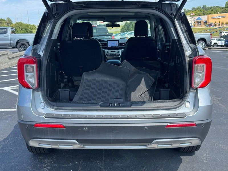 Used 2020 Ford Explorer XLT w/ Equipment Group 202A AWD/4WD image 5