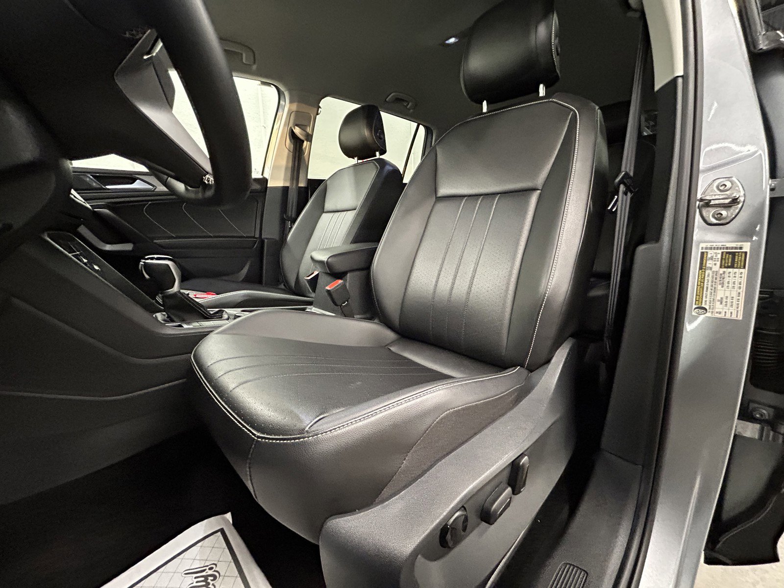 Used 2024 Volkswagen Tiguan SE image 10