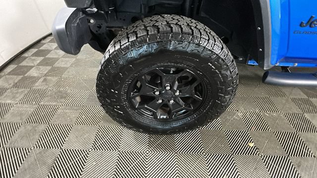 Used 2021 Jeep Gladiator Sport AWD/4WD image 8