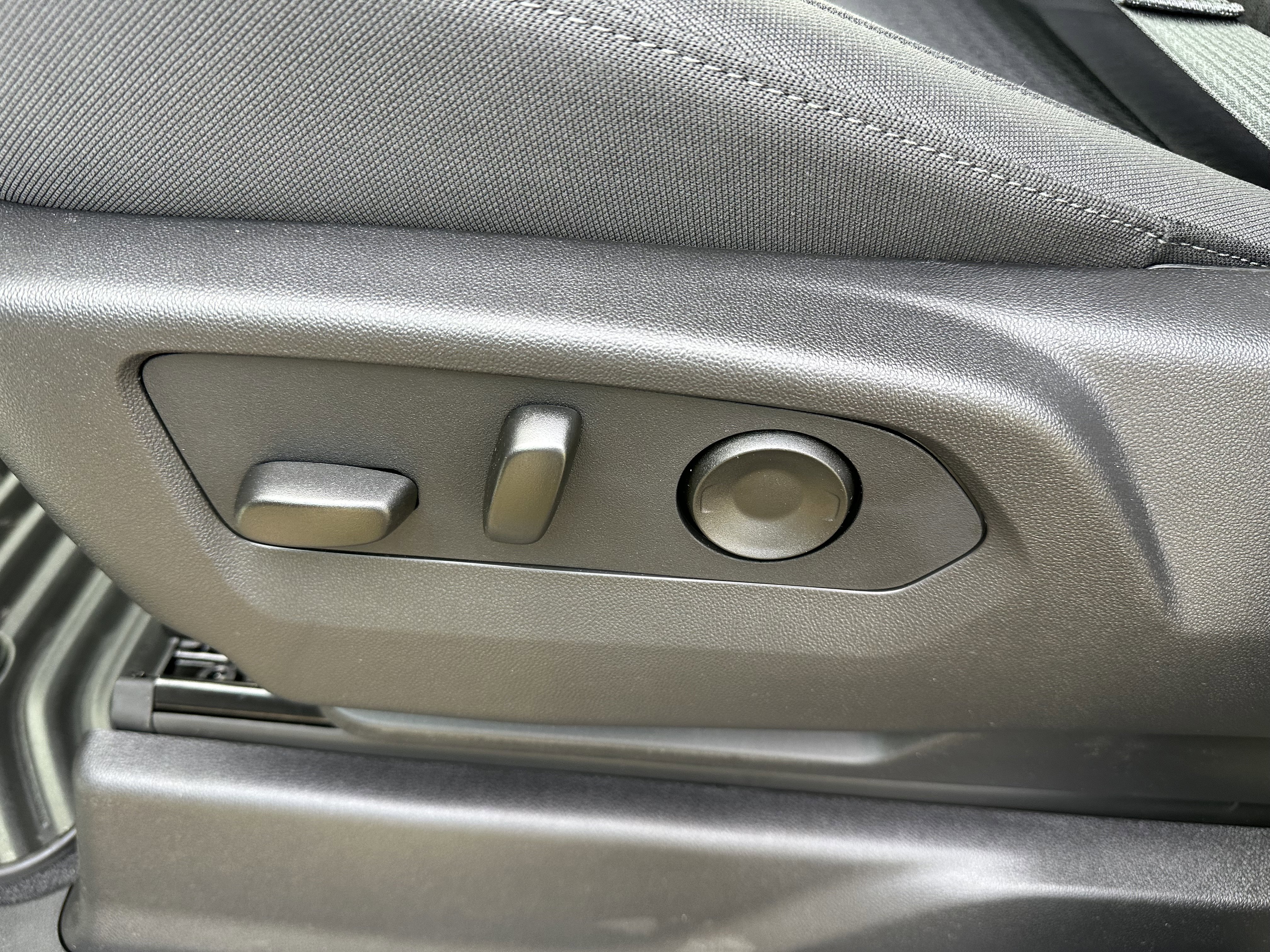 New 2026 Chevrolet Silverado 2500 Custom w/ Custom Convenience Package image 9