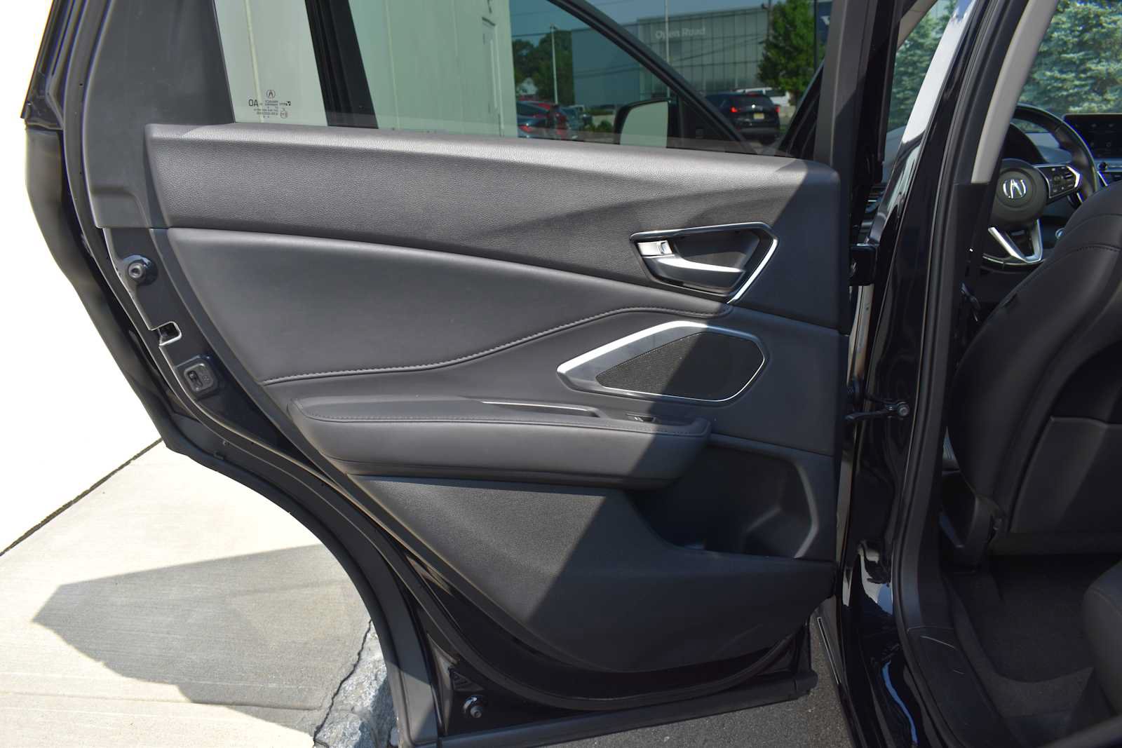 Used 2024 Acura RDX SH-AWD image 18