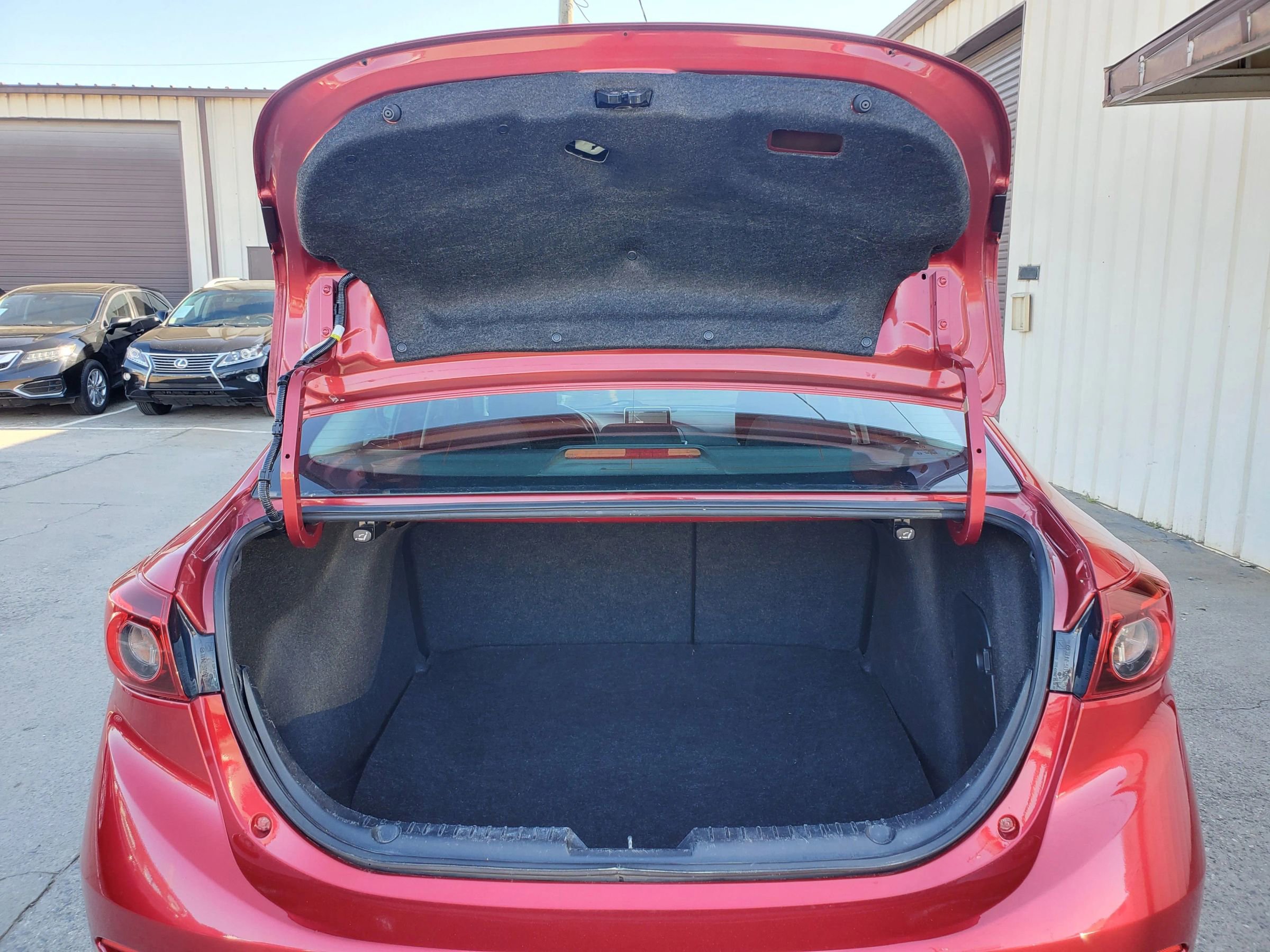 Used 2016 MAZDA MAZDA3 i Sport image 45
