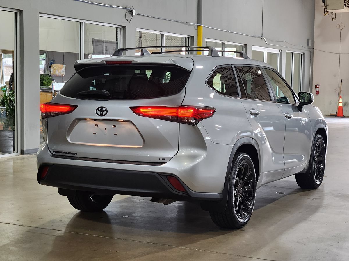 Used 2023 Toyota Highlander LE FWD image 8