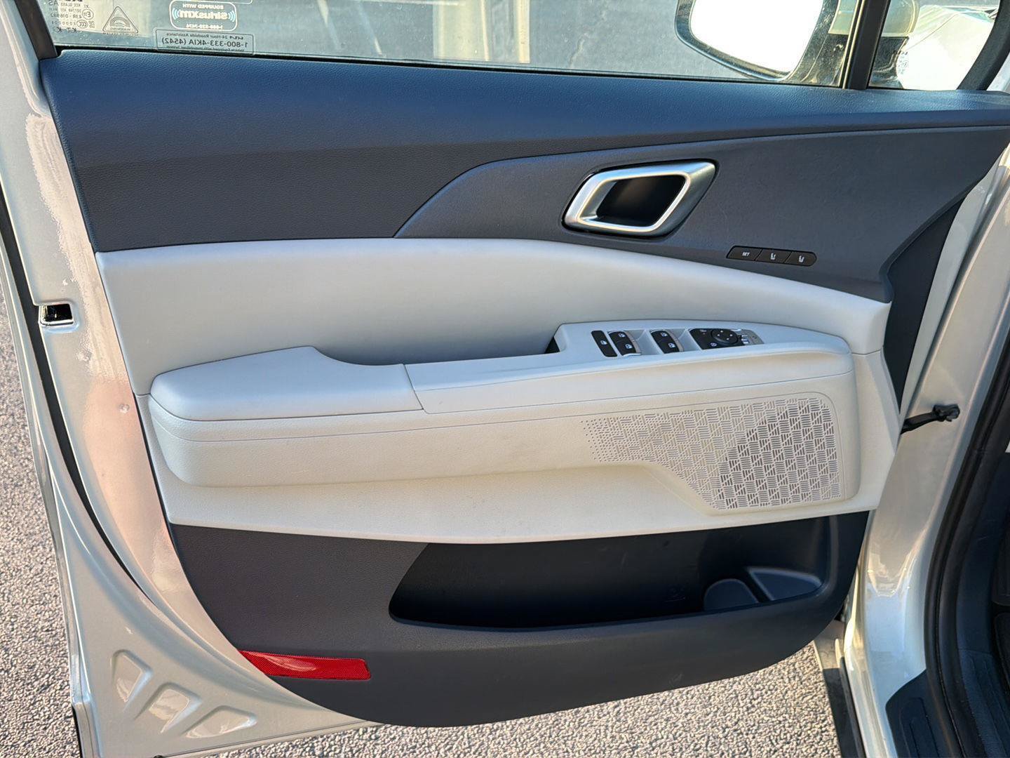 Used 2025 Kia Carnival SX FWD image 16