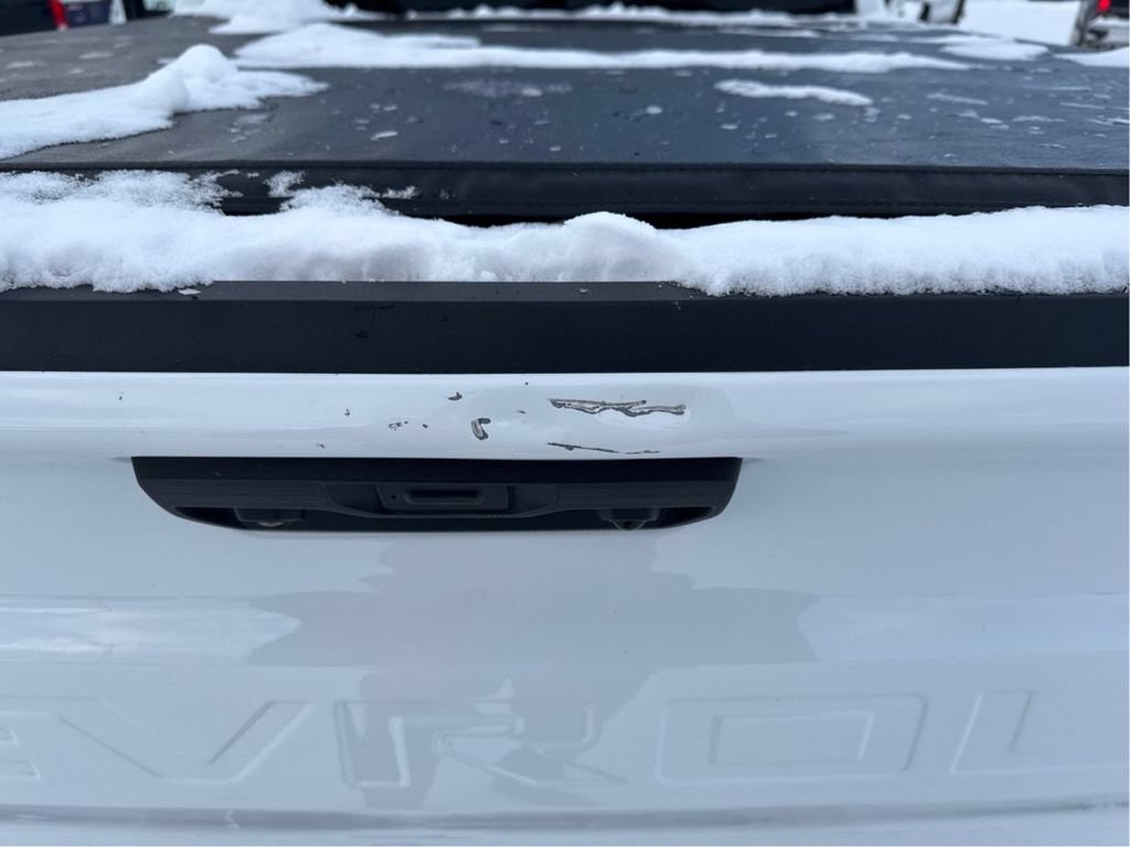 Used 2024 Chevrolet Silverado 1500 LT AWD/4WD image 19