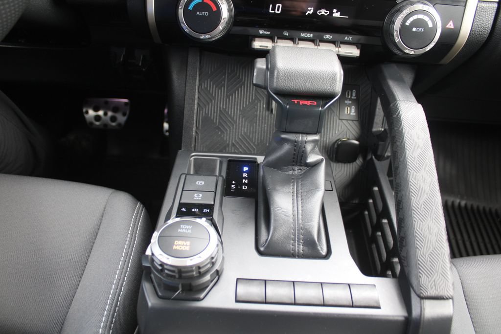 Used 2024 Toyota Tacoma TRD Sport AWD/4WD image 41