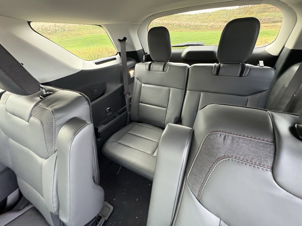 New 2026 Ford Explorer Active w/ Active Comfort Package image 30