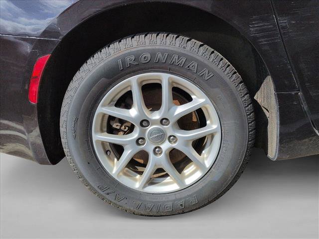 Used 2017 Chrysler Pacifica Touring image 6