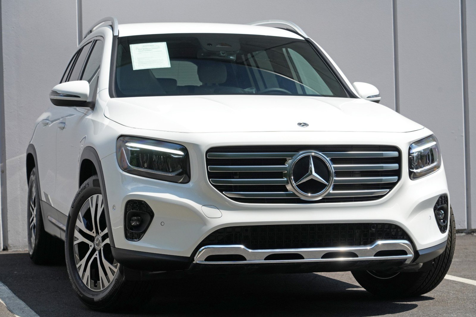 Used 2025 Mercedes-Benz GLB 250 image 2