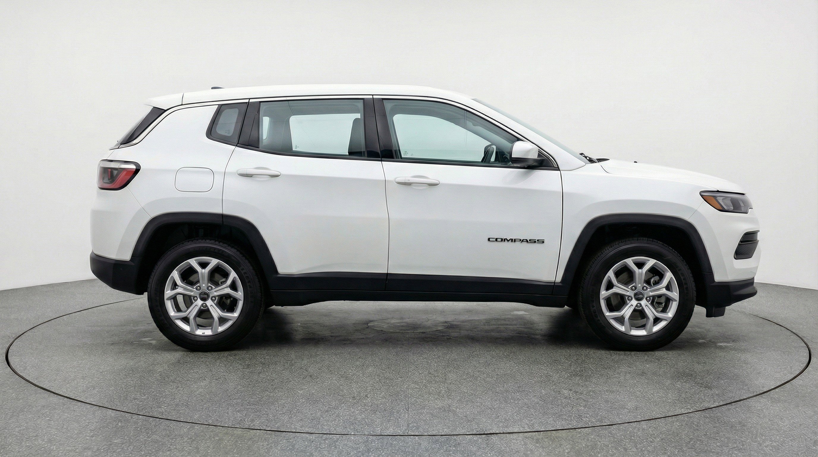 Used 2025 Jeep Compass Latitude AWD/4WD image 11