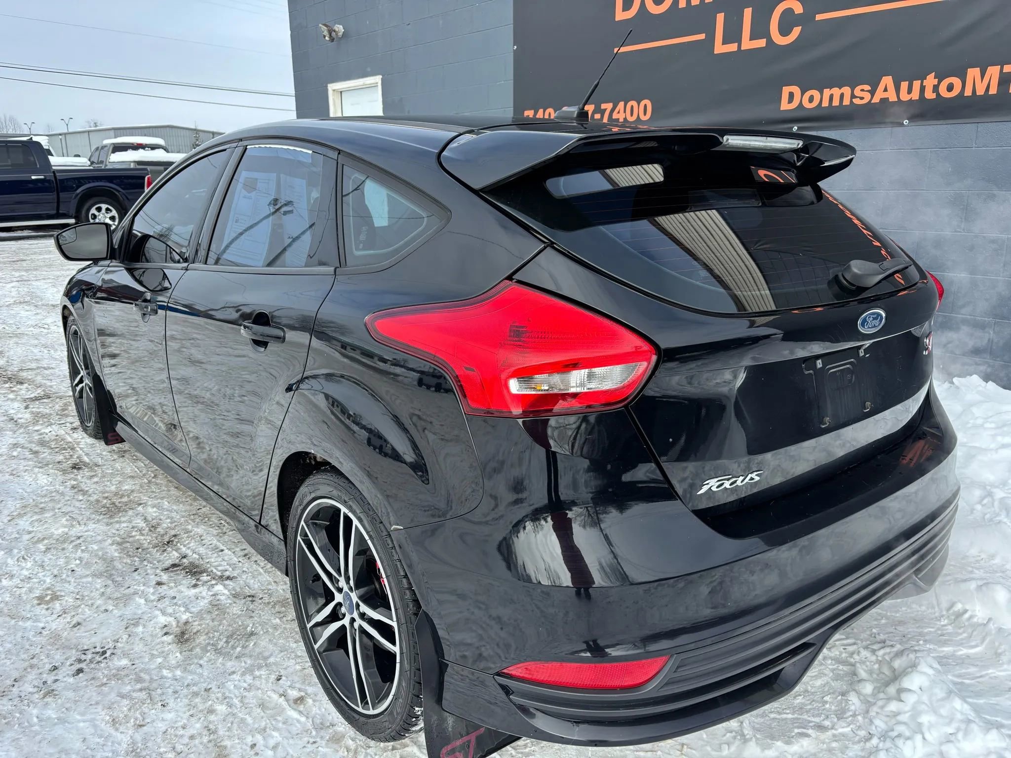 Used 2018 Ford Focus ST image 3