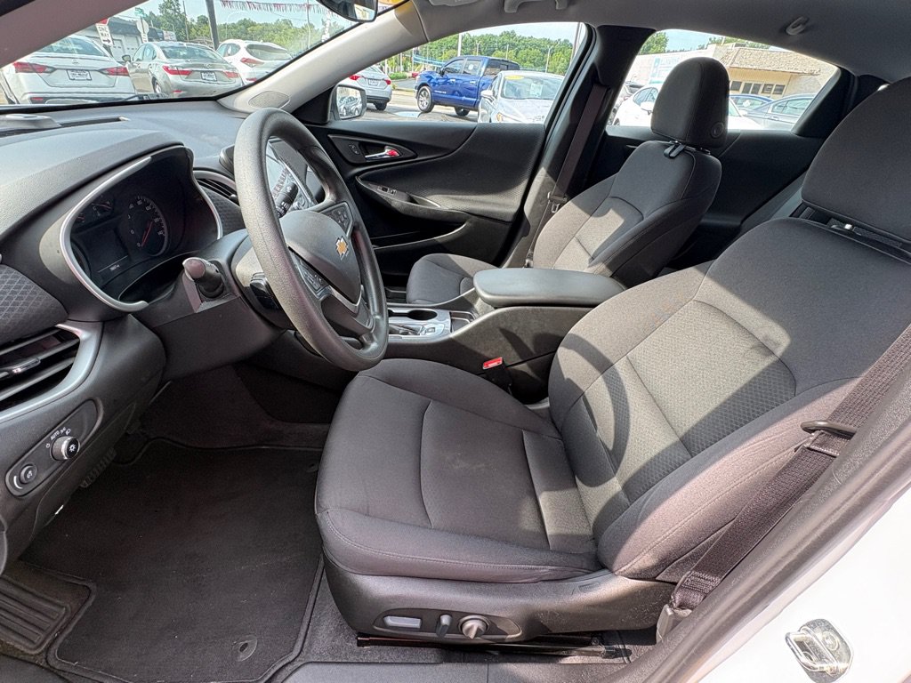 Used 2023 Chevrolet Malibu LS FWD image 8