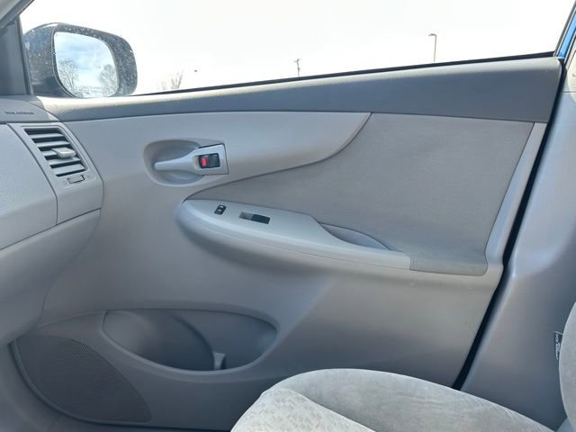 Used 2009 Toyota Corolla LE image 33