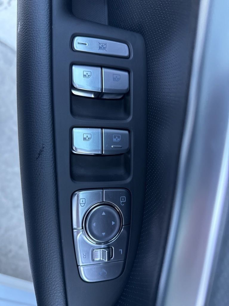 Certified 2026 Genesis G70 2.5T Prestige image 17