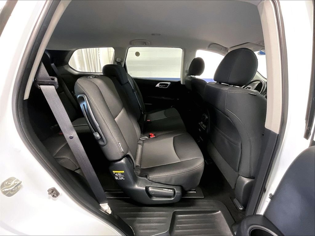 Used 2020 Nissan Pathfinder SV AWD/4WD image 16