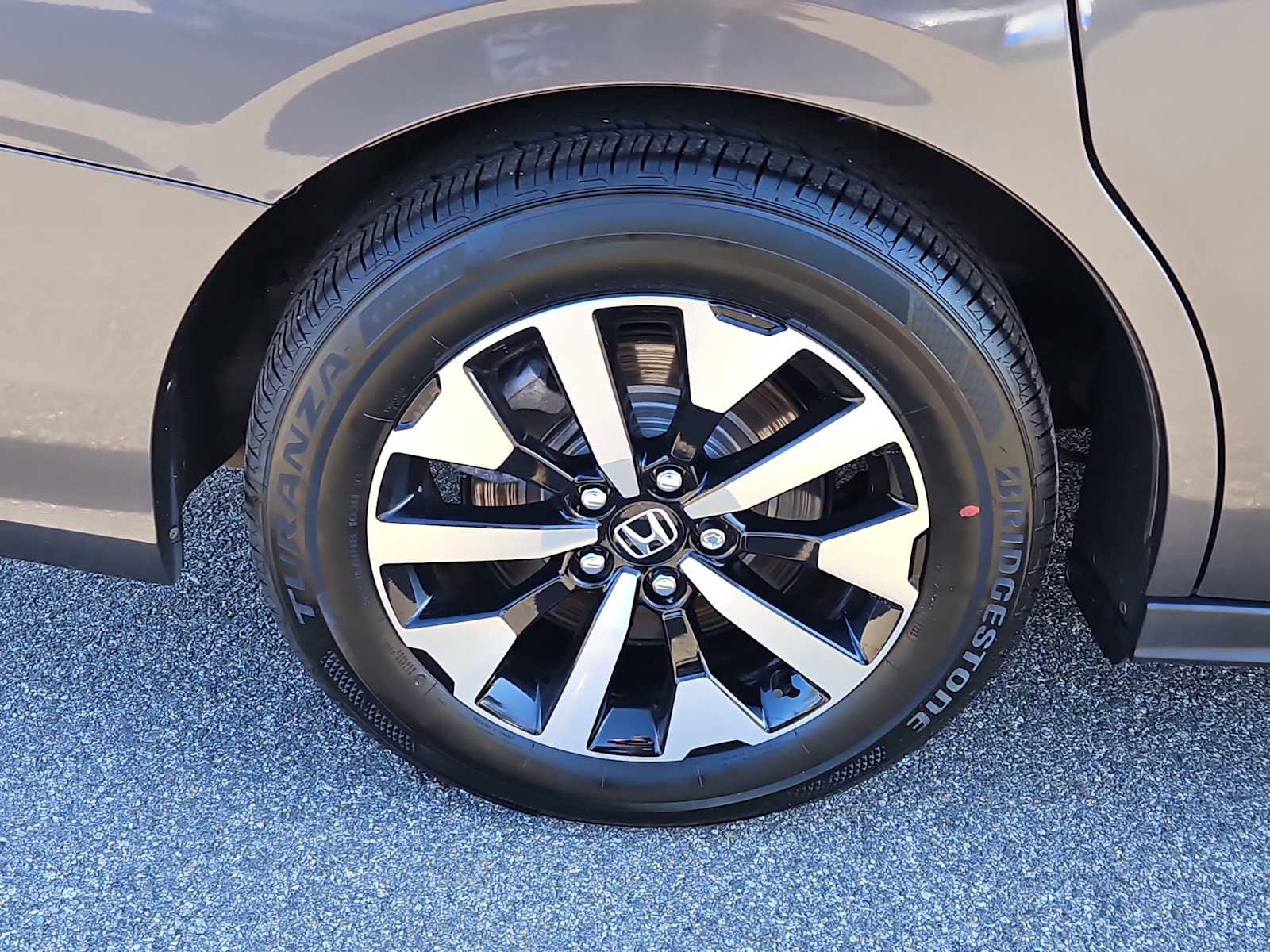 Certified 2026 Honda Odyssey EX-L image 4