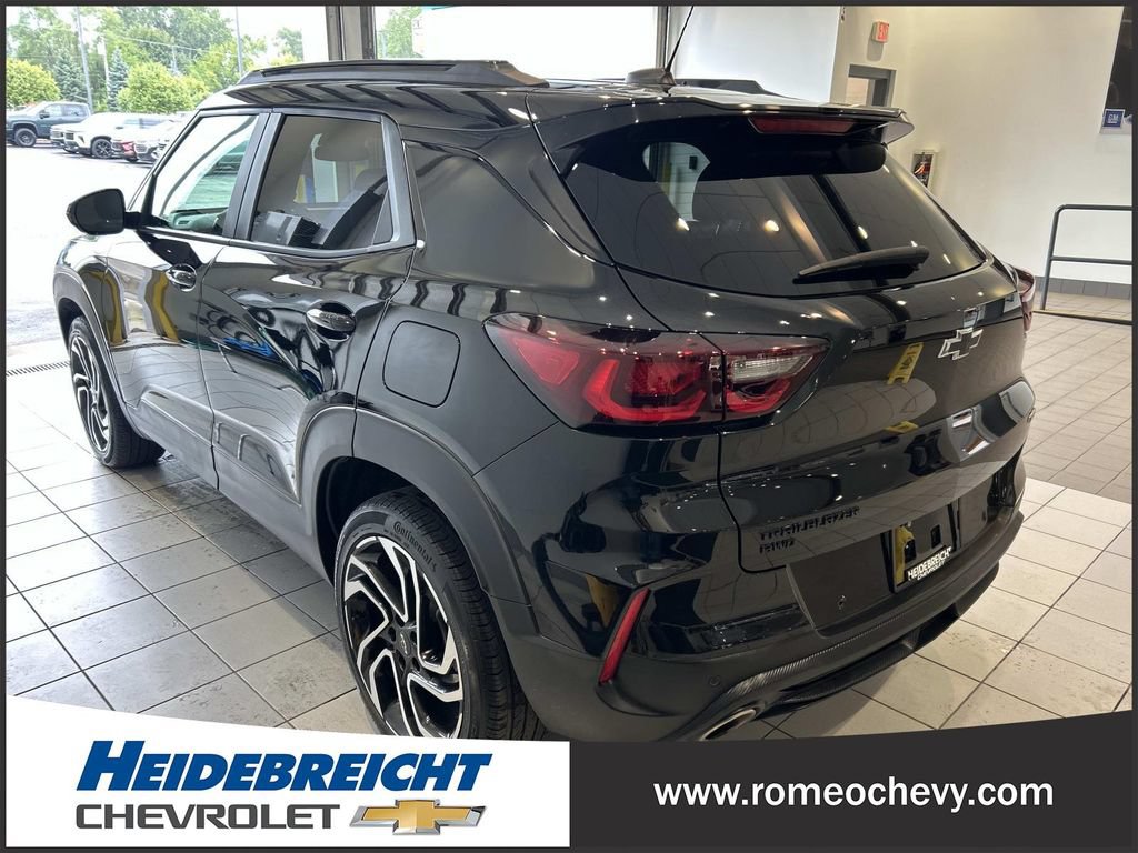 Used 2024 Chevrolet TrailBlazer RS w/ Driver Confidence Package AWD/4WD image 5