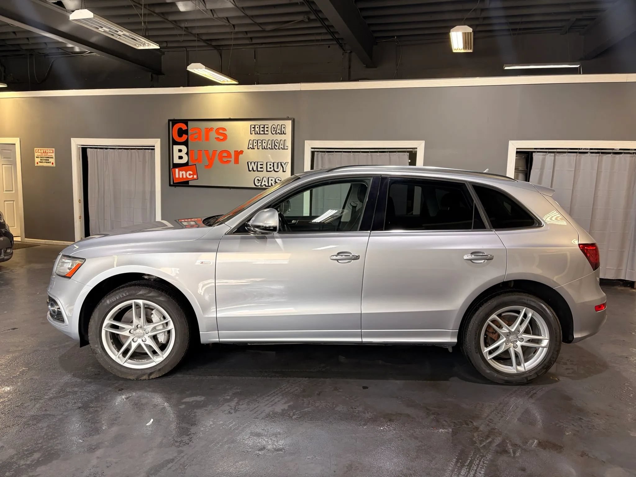 Used 2016 Audi Q5 3.0T Premium Plus w/ Technology Package AWD/4WD image 3