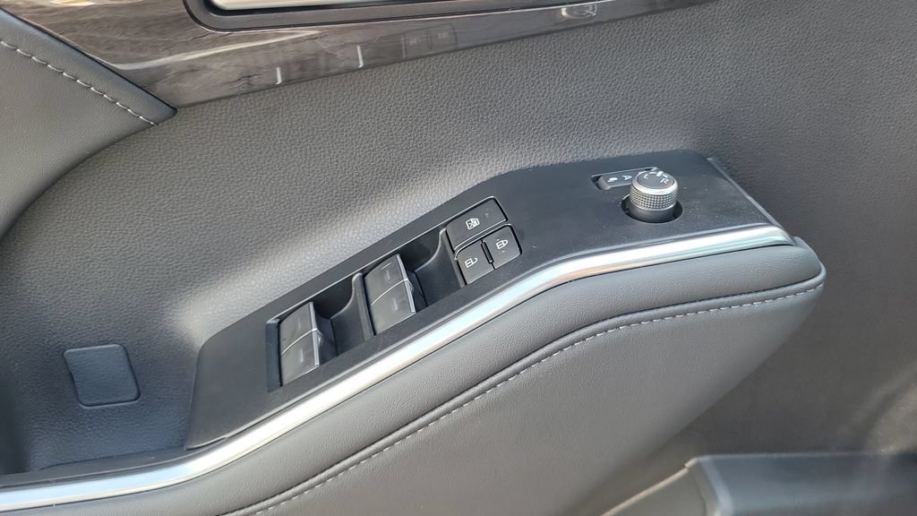 New 2026 Toyota Highlander Limited AWD/4WD image 21