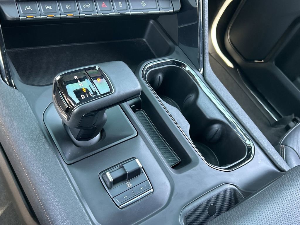 Used 2024 GMC Sierra 1500 AT4 w/ Technology Package image 16