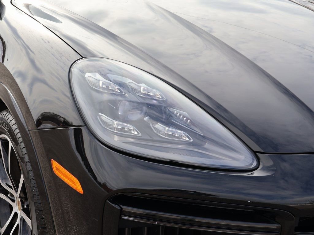 Certified 2023 Porsche Cayenne Turbo S AWD/4WD image 14
