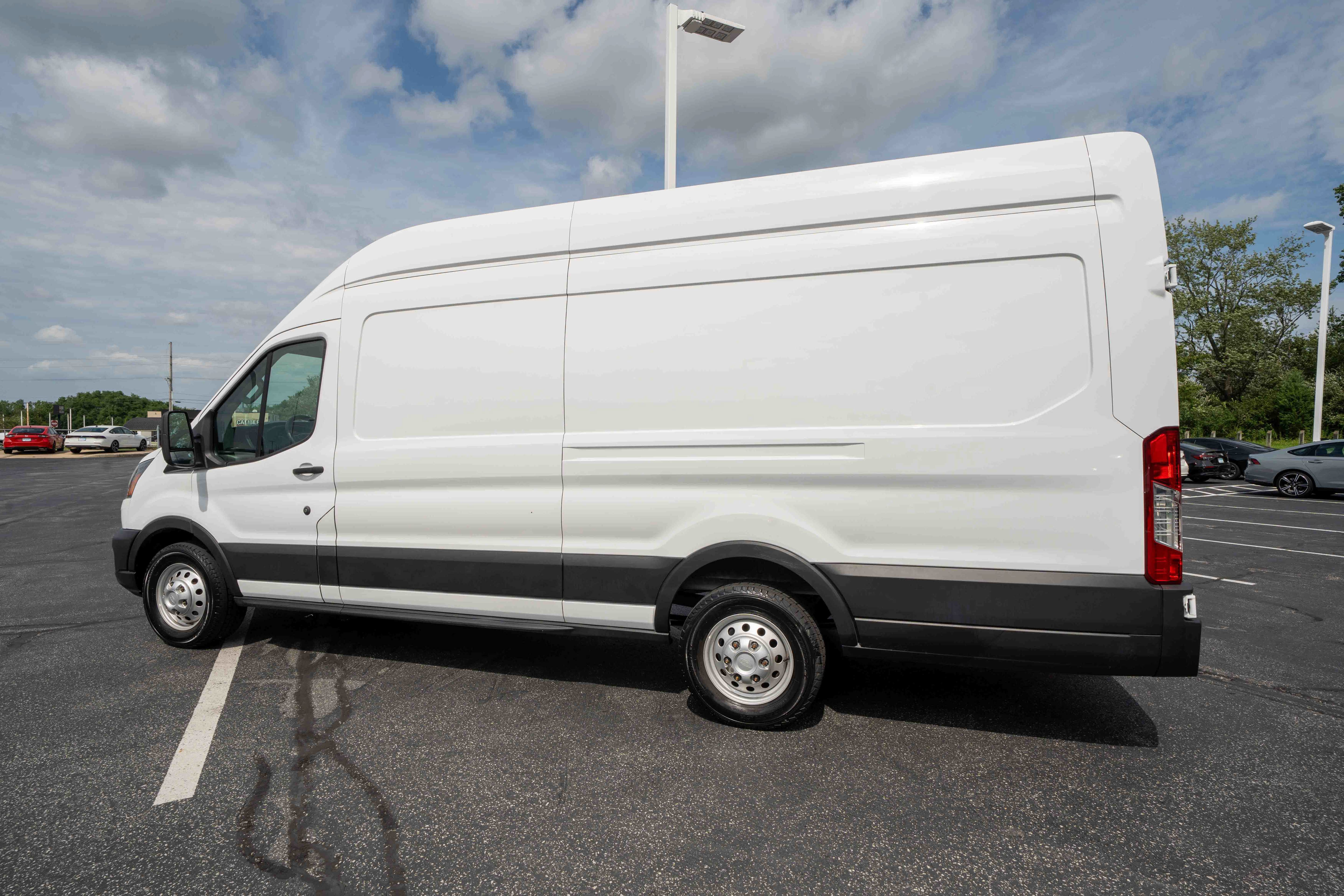 Used 2023 Ford Transit 250 148 High Roof Extended AWD image 4