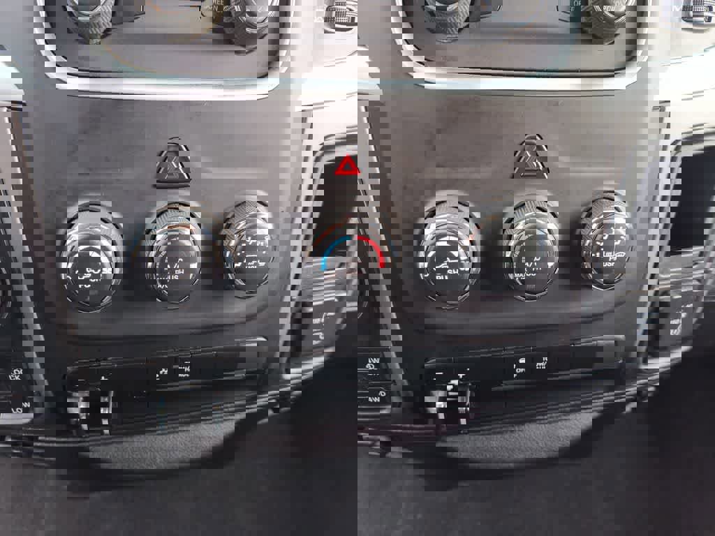 Used 2023 RAM 1500 Classic SLT image 18