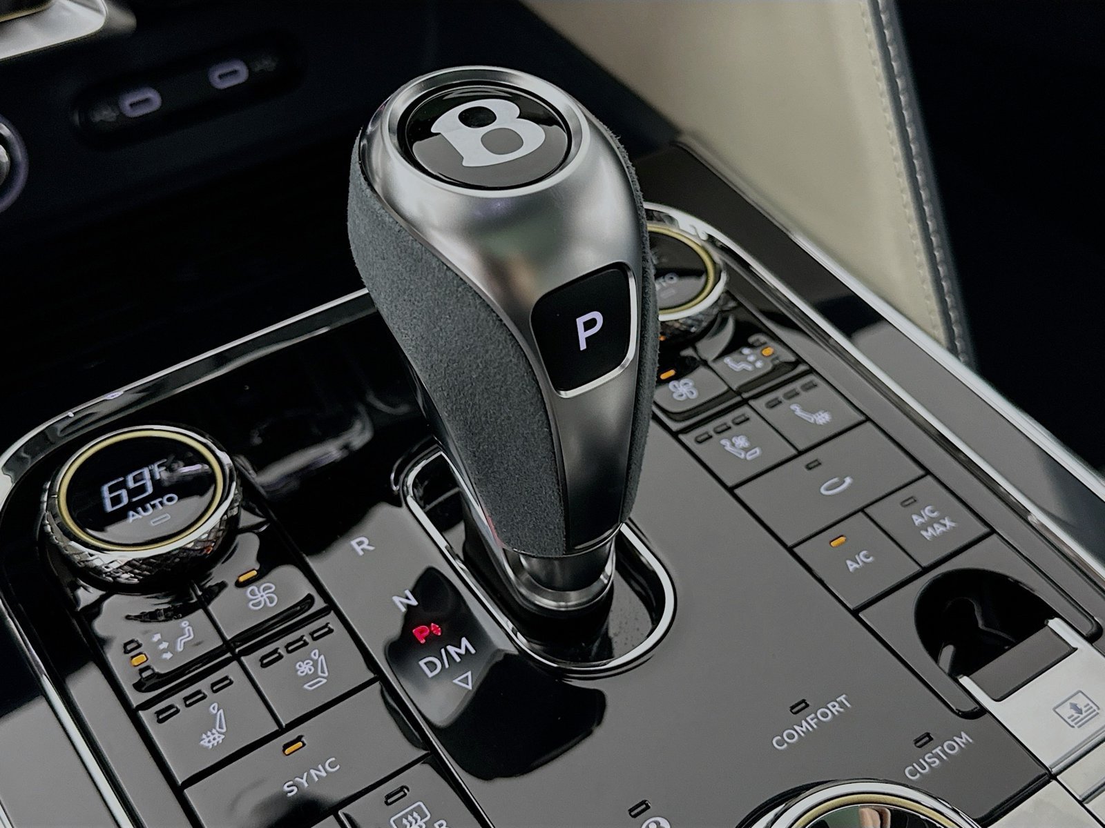 New 2026 Bentley Flying Spur Plug-In Hybrid AWD/4WD image 31