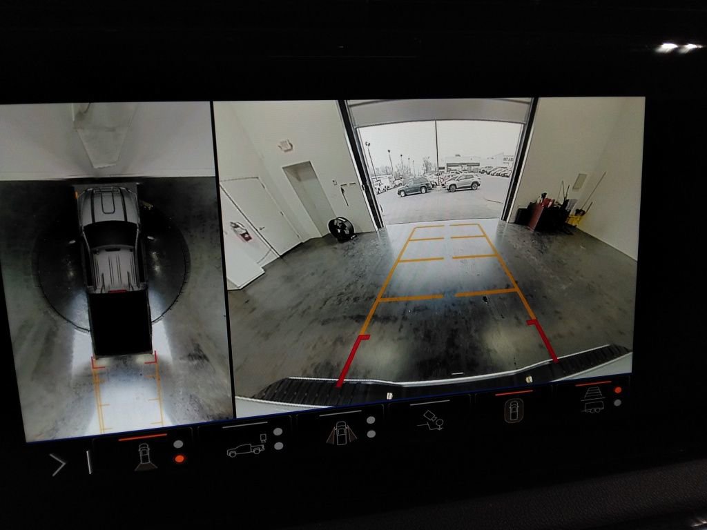 Used 2025 GMC Sierra 2500 AT4 image 22