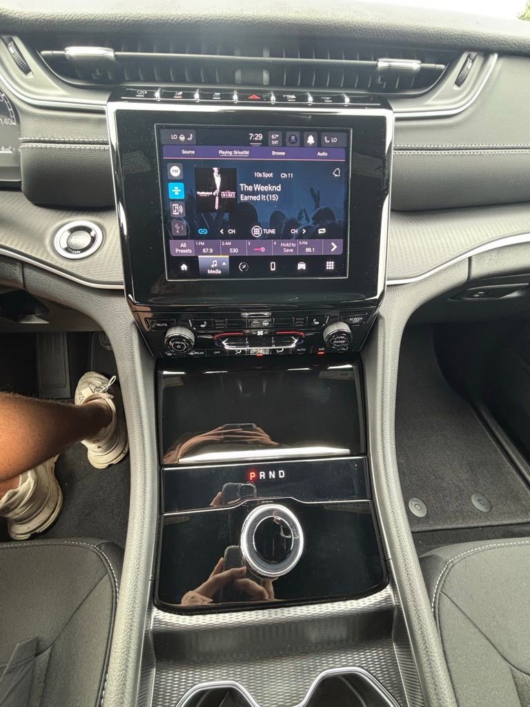 New 2025 Jeep Grand Cherokee Laredo X w/ Luxury Tech Group I image 10