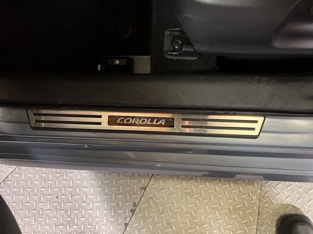 Used 2022 Toyota Corolla LE image 40