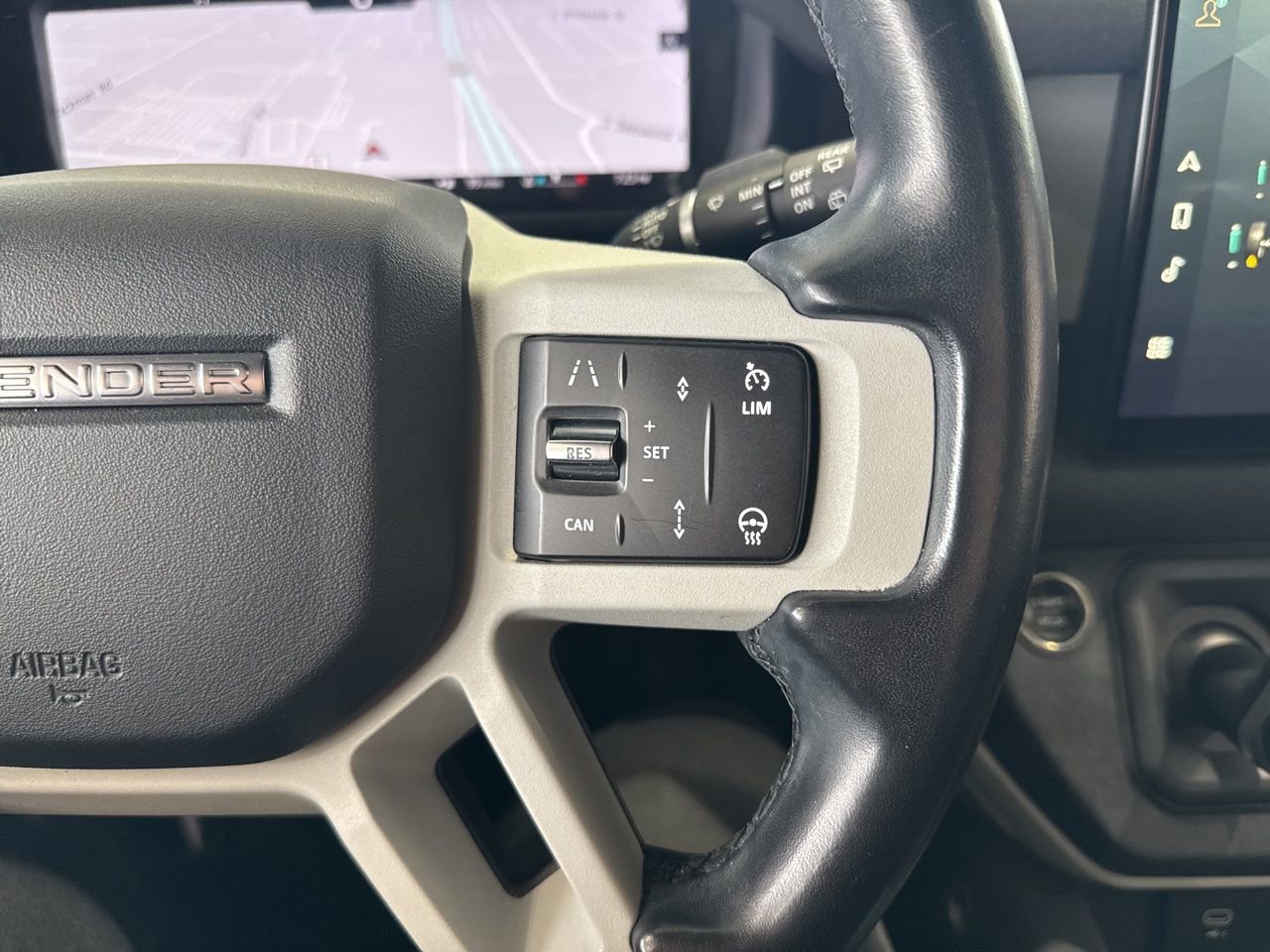 Used 2023 Land Rover Defender 130 X-Dynamic SE AWD/4WD image 22