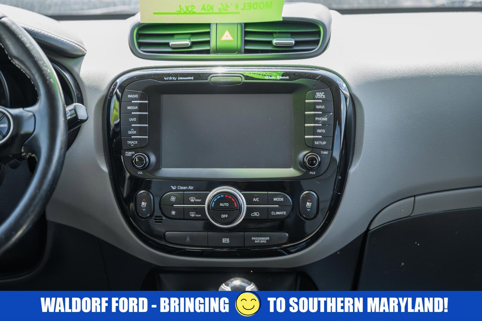 Used 2016 Kia Soul + w/ Primo Package FWD image 17