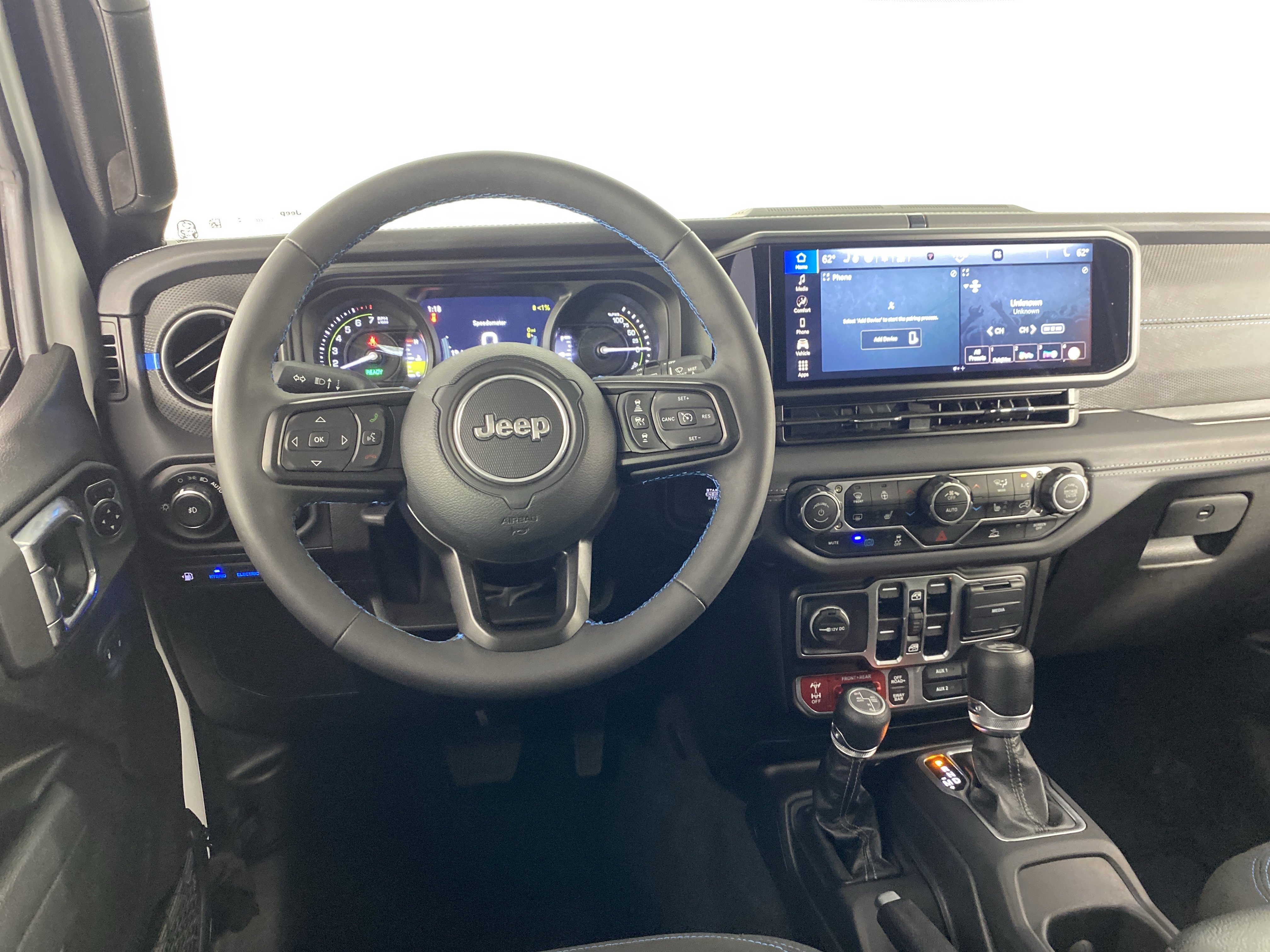 Used 2025 Jeep Wrangler Unlimited Rubicon 4xe w/ Convenience Group AWD/4WD image 20