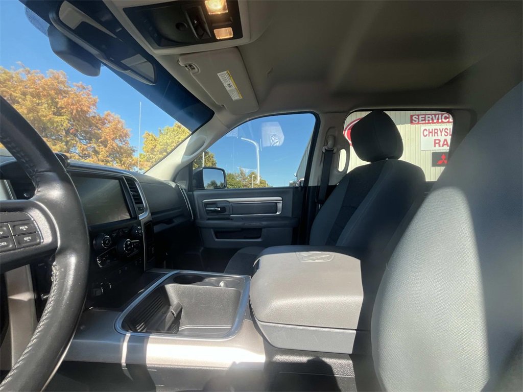 Used 2017 RAM 2500 SLT w/ Luxury Group image 10