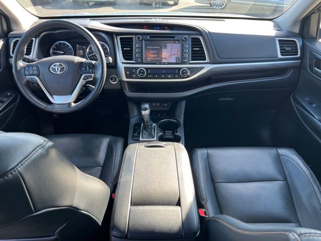 Used 2018 Toyota Highlander Limited image 12